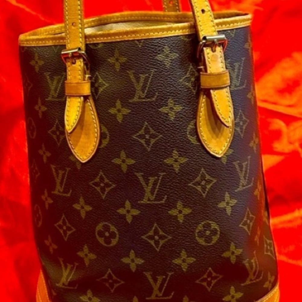 WOW POSHMARK - Authentic Louis Vuitton Bucket Bag